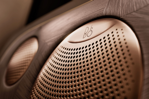 33.69万元起，上汽旗舰?智己LS9正式开启预售 以全球巅峰科技，颠覆30万级大六座SUV格局